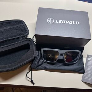 NIB Leupold Gray Sunglasses with Case